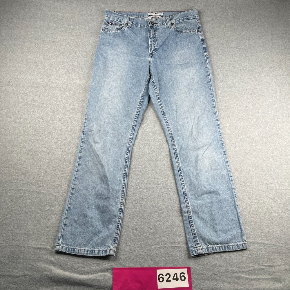 Tommy Hilfiger Jeans Classic Fit Womens Size 10R Light Wash Distressed *SEE